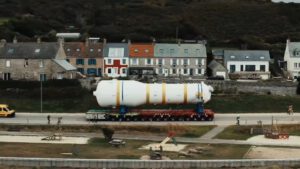 | `GV.jpg` | Transport exceptionnel d'un g&eacute;n&eacute;rateur de vapeur sur route c&ocirc;ti&egrave;re normande | `Transport exceptionnel d'un g&eacute;n&eacute;rateur de vapeur nucl&eacute;aire sur route c&ocirc;ti&egrave;re normande, reportage vid&eacute;o industriel grande envergure` |